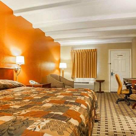 Rodeway Inn Nashville Airport Екстер'єр фото