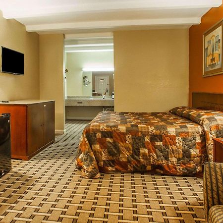 Rodeway Inn Nashville Airport Екстер'єр фото