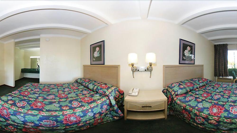 Rodeway Inn Nashville Airport Екстер'єр фото