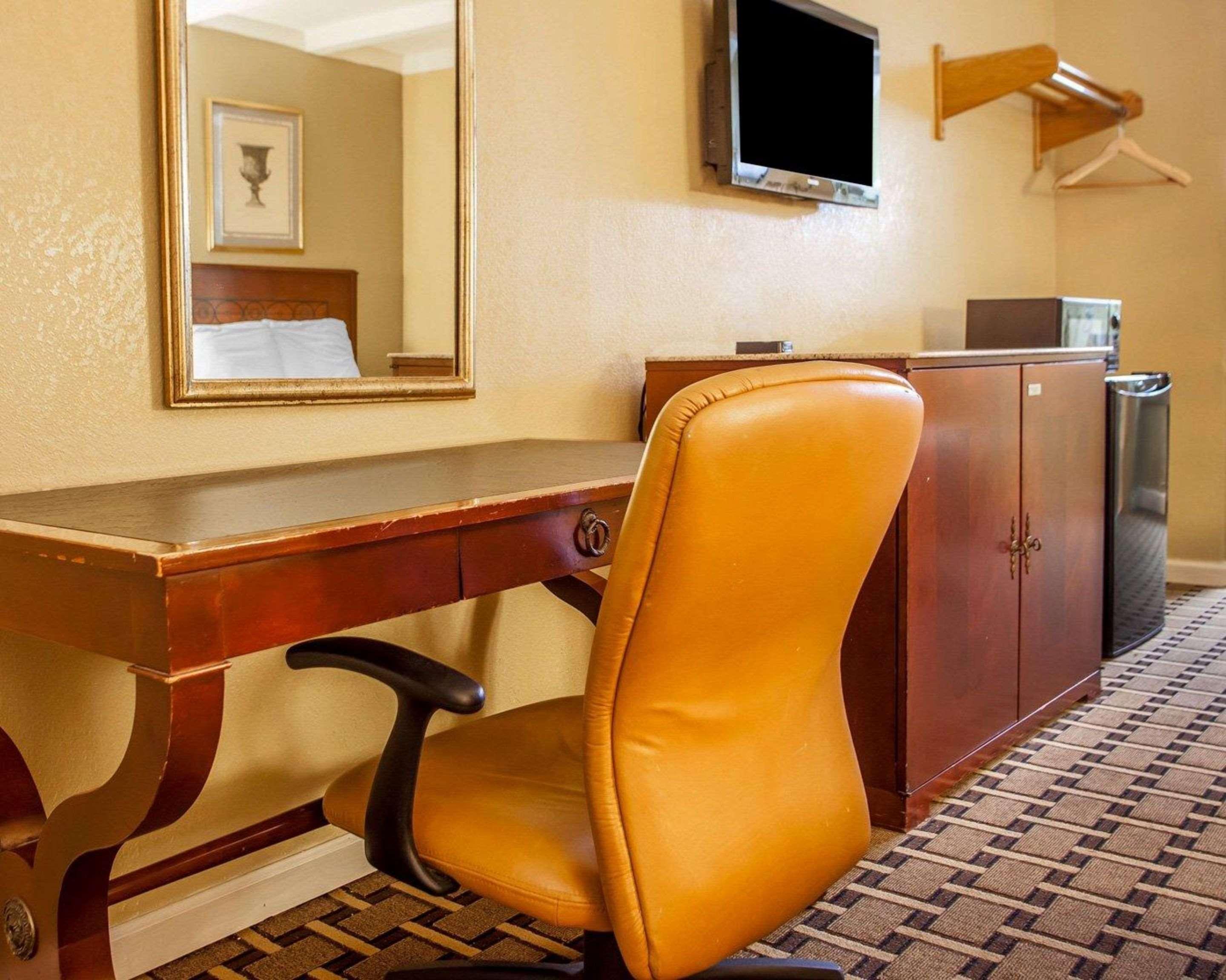 Rodeway Inn Nashville Airport Екстер'єр фото