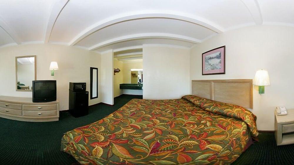 Rodeway Inn Nashville Airport Екстер'єр фото